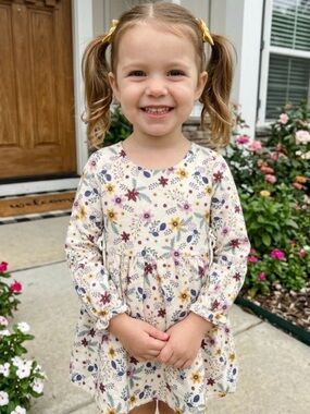 🧩Sweet Magnolia size 4 GUC cream  Floral Long-Sleeve  Dress